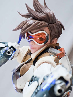 Tracer Overwatch life-size statue